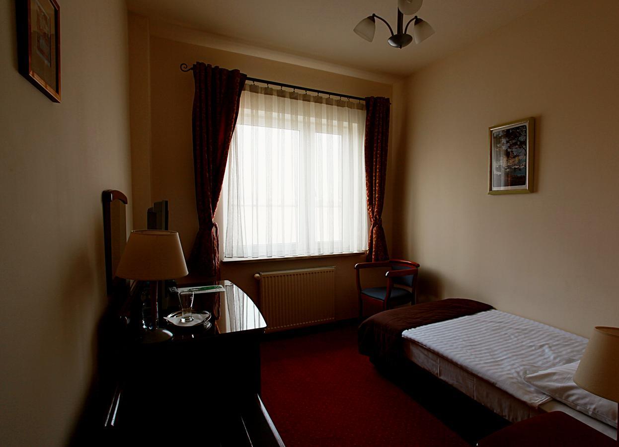 Hotel Sonex Częstochowa Esterno foto